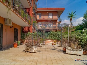 Appartamento in Vendita a Catania, zona San Nullo, 215'000€, 130 m²