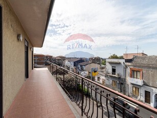 Appartamento in Vendita a Catania, zona Via Palermo - Nesima, 118'000€, 110 m²