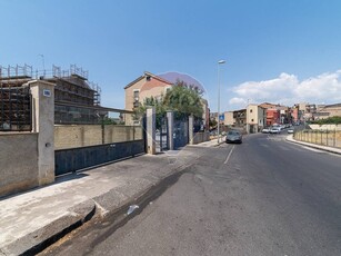 Appartamento in Vendita a Catania, zona Viale Rapisardi, 148'000€, 91 m²