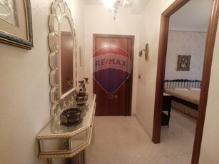 Appartamento in Vendita a Catania, zona Zona periferica, 60'000€, 72 m²