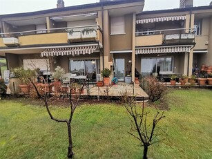 Villa bifamiliare in vendita a Ghiffa Verbania Selva