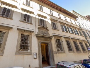 Appartamento in Vendita a Livorno, 102'400€, 140 m²