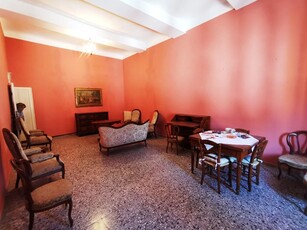 Appartamento in Vendita a Livorno, 215'000€, 145 m²