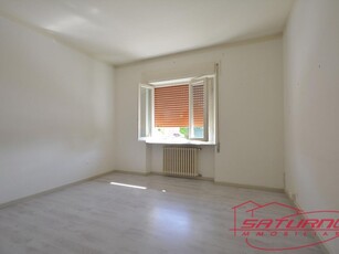 Appartamento in Vendita a Lucca, zona Arancio, 145'000€, 100 m²