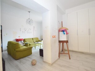 Appartamento in Vendita a Lucca, zona Sant'Anna, 275'000€, 130 m²