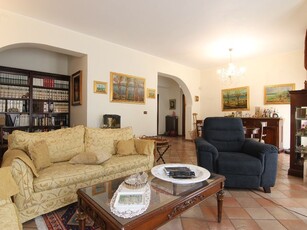 Appartamento in Vendita a Siracusa, zona Piazza della Repubblica, 180'000€, 173 m²
