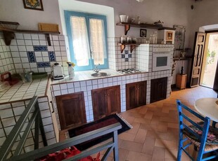 Appartamento in vendita a Soriano Nel Cimino Viterbo Centro Storico - Rocca