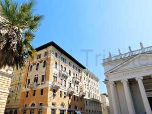 Appartamento in Vendita a Trieste, 980'000€, 255 m²