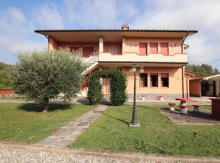 Appartamento in Vendita ad Lucca - 220000 Euro