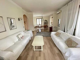 Appartamento in Vendita ad Lucca - 320000 Euro