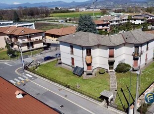 Appartamento in Vendita ad Palazzolo Sull`oglio - 215000 Euro