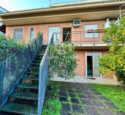 Appartamento in Vendita ad Roma - 350000 Euro