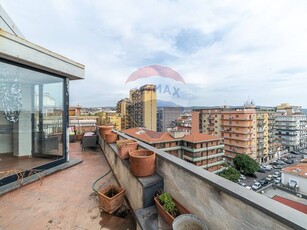 Attico in Vendita a Catania, zona C.so Italia - via Leopardi, 270'000€, 135 m²