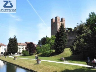 Attico-Mansarda in Vendita ad Castelfranco Veneto - 480000 Euro