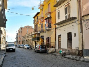 Bilocale in Vendita a Catania, zona Zona centro, 30'000€, 35 m²