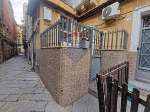 Bilocale in Vendita a Catania, zona Zona centro, 75'000€, 45 m²