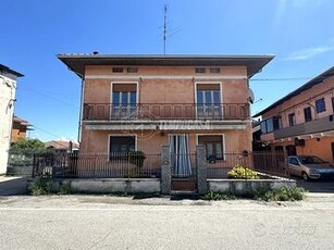 CASA INDIPENDENTE CON GIARDINO PRIVATO A COSSATO!