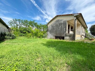 Casa indipendente in vendita