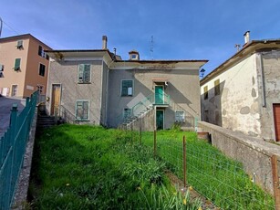 Casa indipendente in vendita