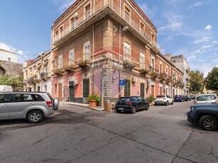 Casa Indipendente in Vendita a Catania, zona Centro Storico, 125'000€, 82 m², arredato