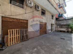 Casa Indipendente in Vendita a Catania, zona Picanello, 180'000€, 180 m²