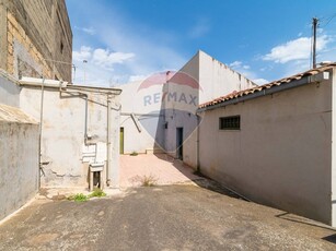 Casa Indipendente in Vendita a Catania, zona San Giovanni Galermo, 129'000€, 122 m²