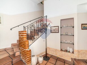 Casa Indipendente in Vendita a Catania, zona Zona centro, 98'000€, 167 m²