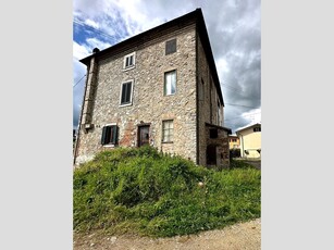 Casa Indipendente in Vendita a Lucca, zona Santa Maria a Colle, 120'000€, 127 m²