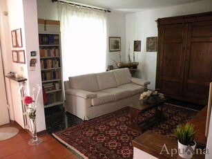 Casa Indipendente in Vendita a Massa, zona Turano, 500'000€, 380 m², arredato