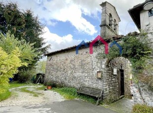 Casa Indipendente in Vendita ad Borgo a Mozzano - 50000 Euro