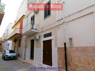 Casa Indipendente in Vendita ad Canosa di Puglia - 75000 Euro