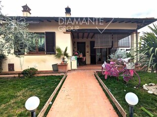 Casa Indipendente in Vendita ad Castiglione del Lago - 320000 Euro