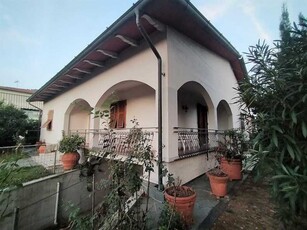 Casa Indipendente in Vendita ad Massa - 550000 Euro