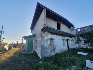 Casa indipendente in vendita