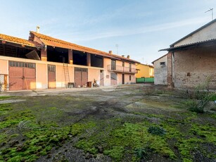 Casa indipendente in vendita