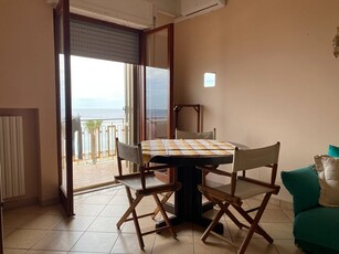 Casa Semi Indipendente in Affitto a Catanzaro, zona Lungomare, 245€, 120 m², arredato