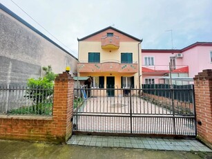 Casa semi indipendente in vendita a Chioggia Venezia Sottomarina