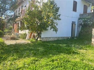 Casa semindipendente in buono stato di 130 mq. a Cerreto