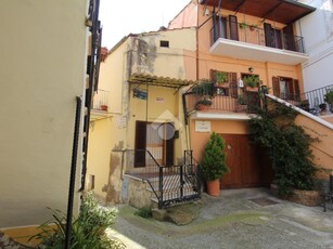 Casa semindipendente in vendita