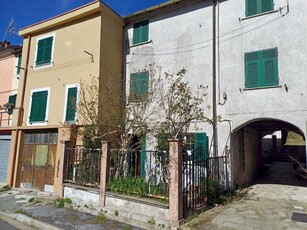 Casa semindipendente in vendita