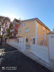 Ciampino centro Viale di Marino vendesi appartamento
