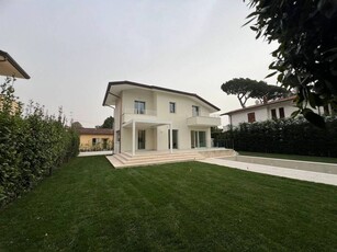 Esclusiva villa in vendita Via Enrico Toti, 46, Pietrasanta, Toscana
