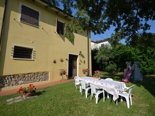 Graziosa casa vacanze con piscina a Monte Colombo