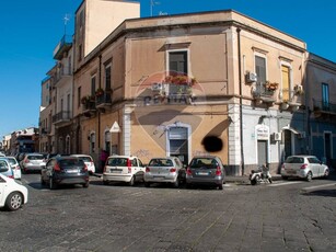 Immobile commerciale in Affitto a Catania, zona Ognina, 800€, 80 m²