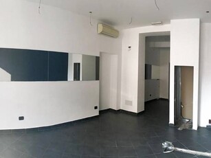 Immobile commerciale in Affitto a Varese, zona Centro, 1'500€, 55 m²