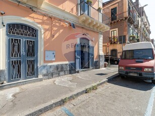 Immobile commerciale in Vendita a Catania, zona Zona centro, 175'000€, 115 m²