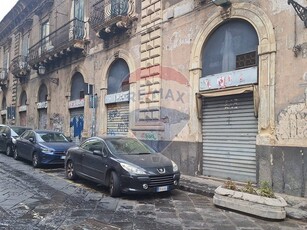 Immobile commerciale in Vendita a Catania, zona Zona di prestigio, 439'000€, 260 m²