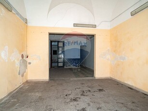 Laboratorio in Affitto a Catania, zona Centro Storico, 500€, 84 m²