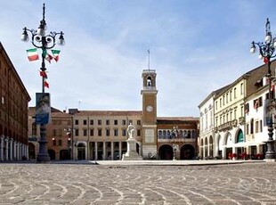 Locale commerciale a Rovigo - Centro città