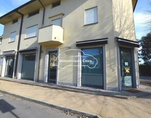 Locale Commerciale in Affitto ad Lucca - 750 Euro